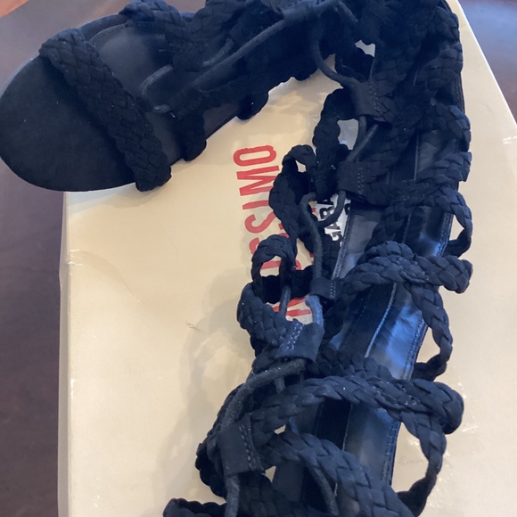 GLADIATOR LACE UP SANDAL ( Size: 10) - Picture 3 of 15